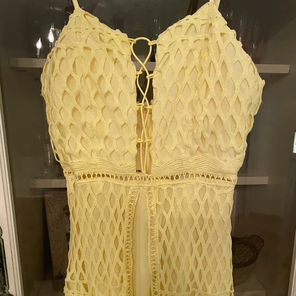 Luxel shorts romper with cotton netted long train. - Picture 2 of 7